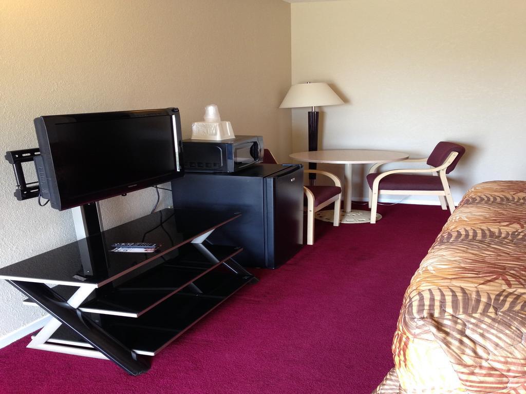 Hometown Inn And Suites Elk City Quarto foto